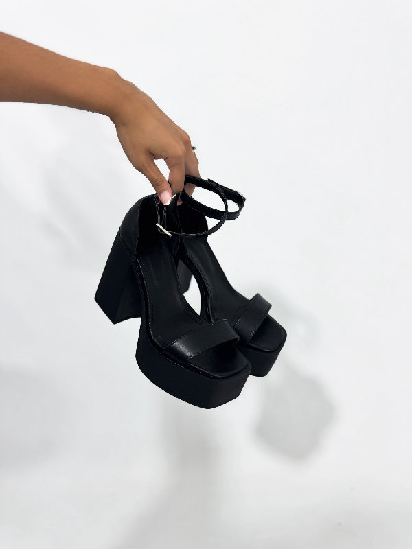 Amnessia (38 - 39 / cuero)