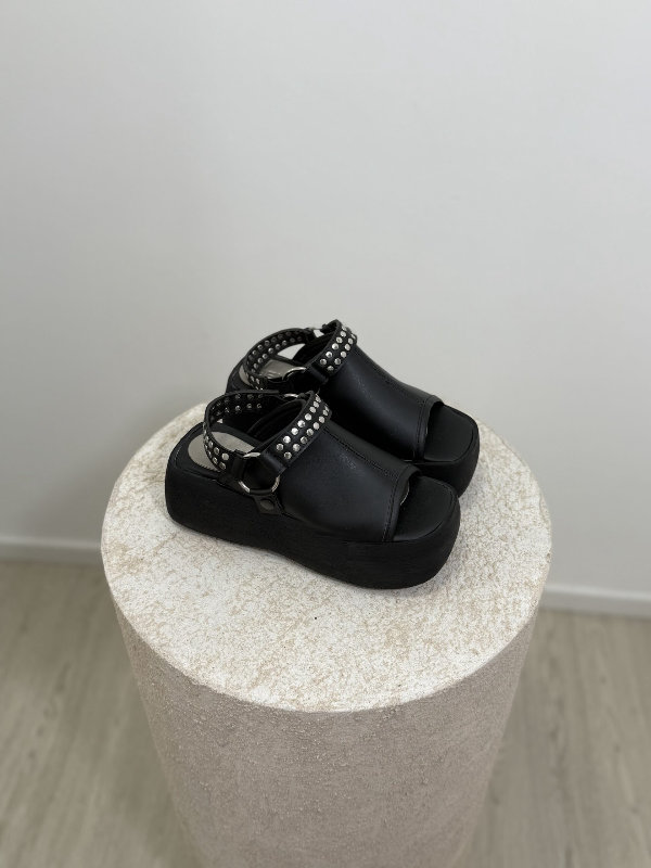 Corinto negro (35 - 36 - 37 - 39 - 40 / ecocuero)