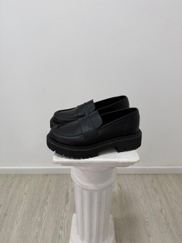 Pauli negro (ecocuero)