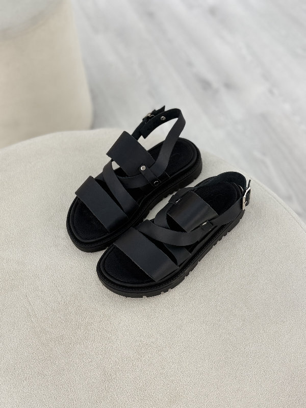 Matera negro (cuero) 2