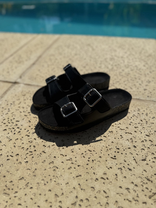 Amalfi negro (40 / ecocuero)