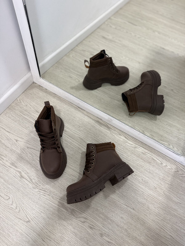 Giorgia liso chocolate (ecocuero)