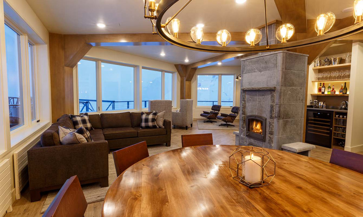Sheldon-Chalet-home-slider-kitchen.jpg