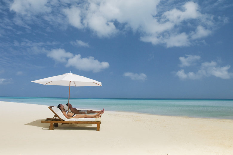 comoParrot%20Cay%20-%20Resort%20-%20%20Couple%20on%20Beach.jpg