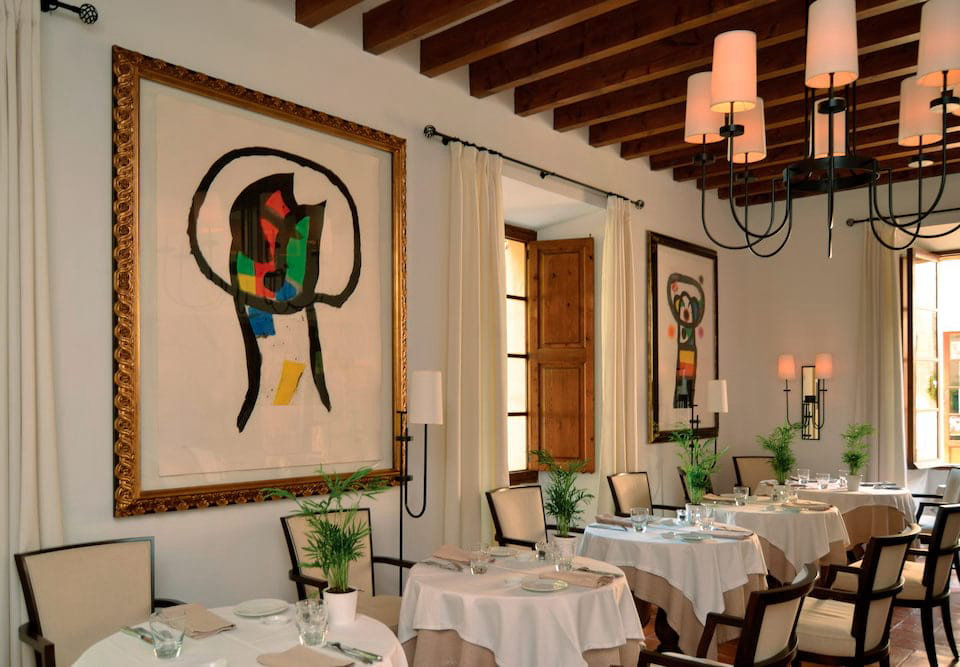 lrs-din-restaurant-cafe-miro01_960x667.jpg
