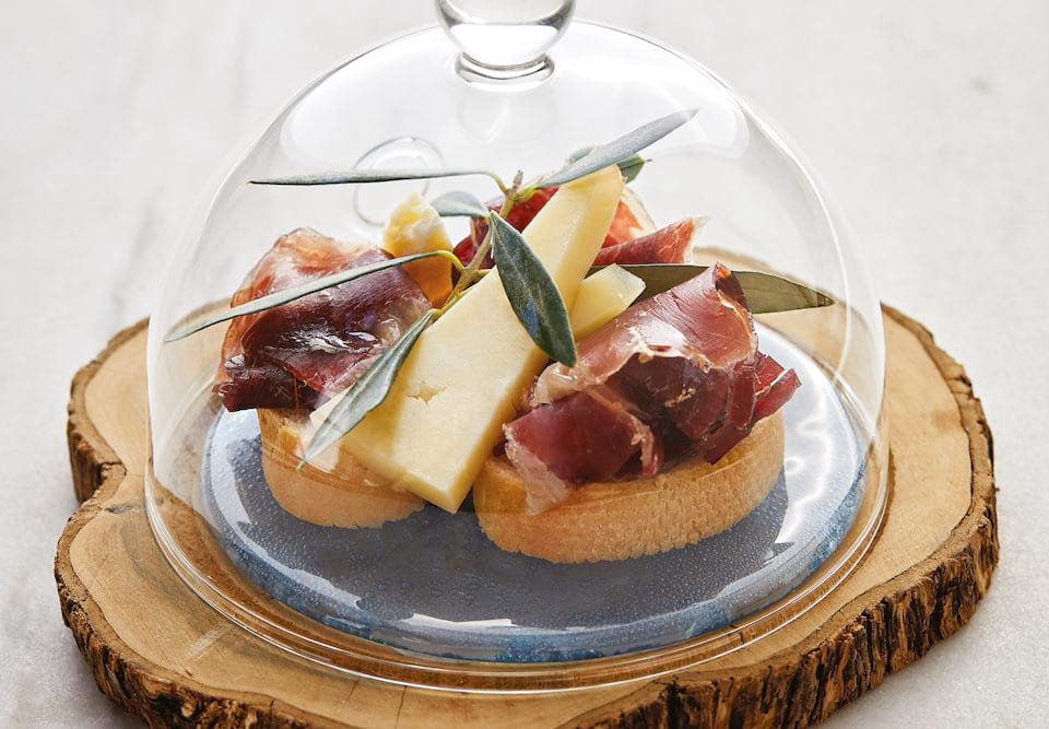 lrs-din-restaurant-cafe-miro-food05_960x667.jpg