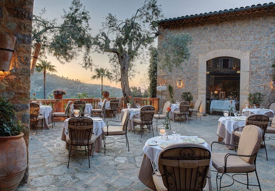 lrs-din-restaurant-el-olivo01_960x667.jpg