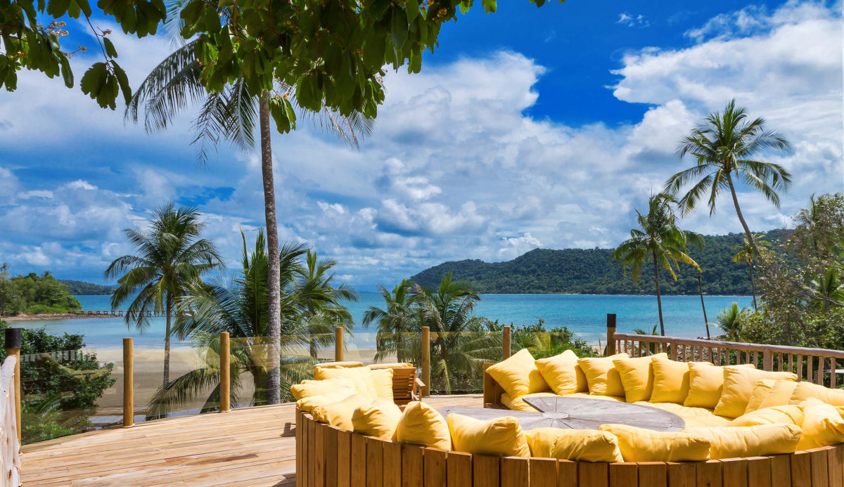 kiri3-Bedroom-Beach-Pool-Reserve_Sun-Deck-by-Chanchai-Piromrak.jpg
