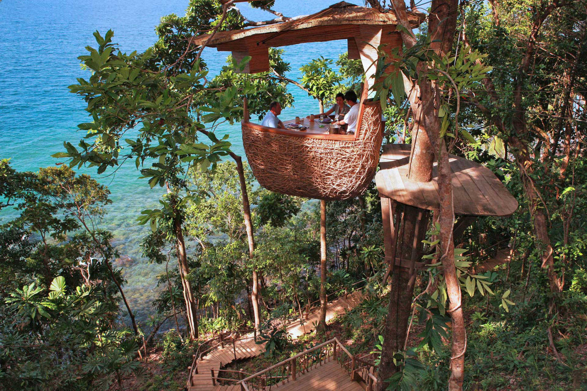 Kiri-Treepod-Dining-by-Cat-Vinton_1.jpg