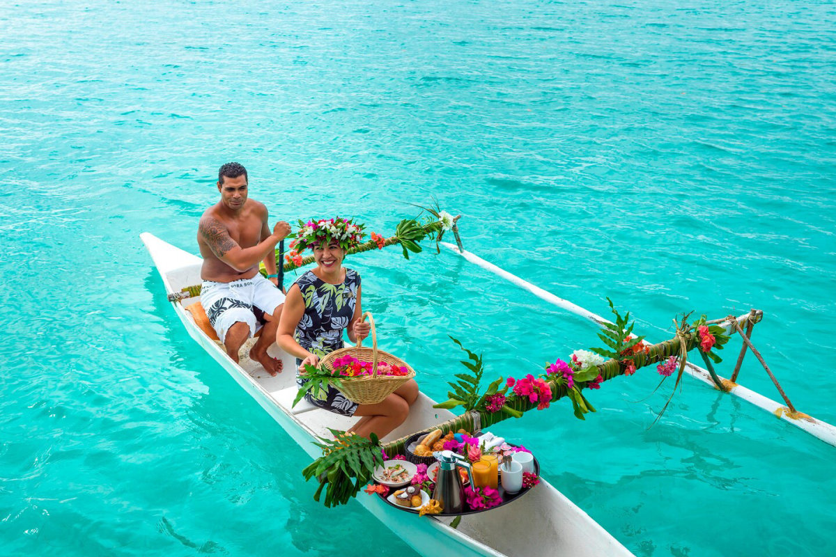 bobxr-canoe-breakfast-3376-hor-clsc.jpg