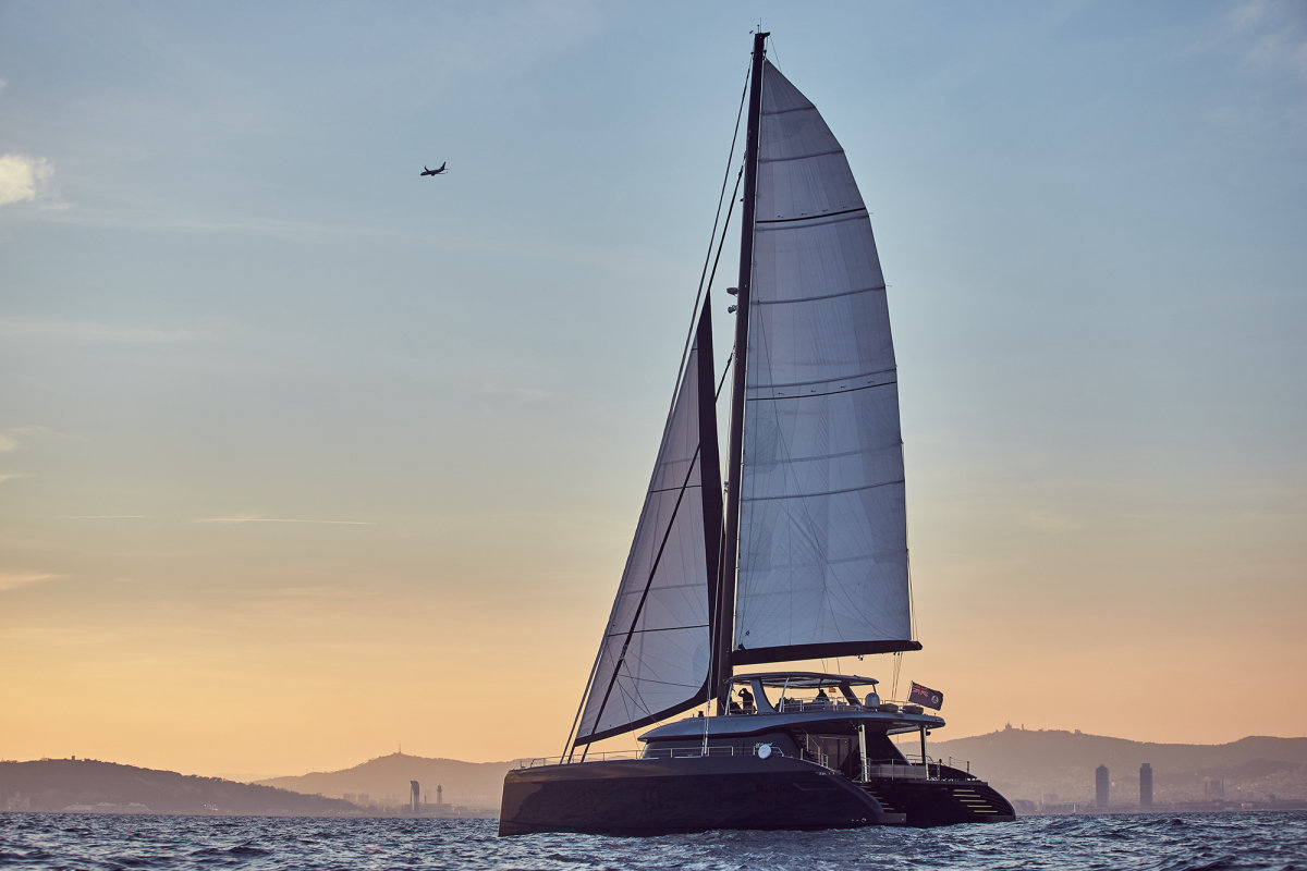 sunreef-80-exterior-07.jpg
