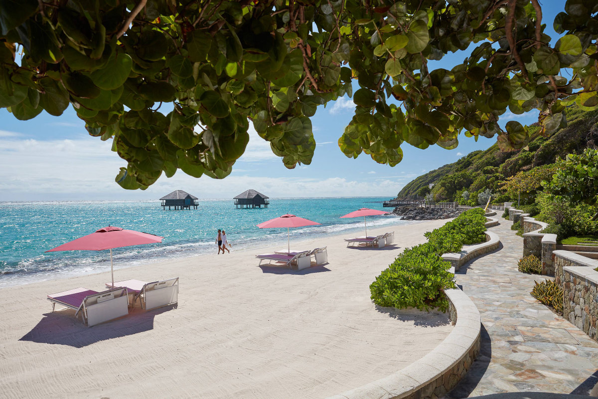 canouan-hotel-godahl-beach-01.jpg