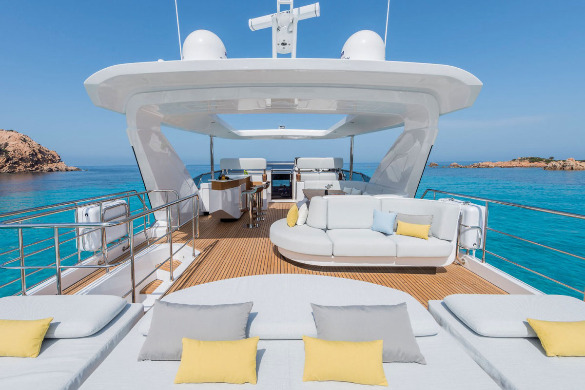 grande-27-yacht-stands-as-testament-that-big-things-come-in-small-packages_5.jpg