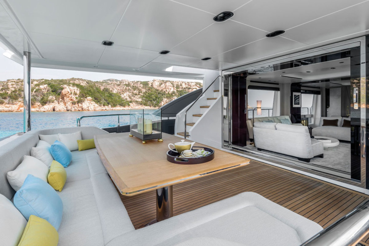 grande-27-yacht-stands-as-testament-that-big-things-come-in-small-packages_7.jpg