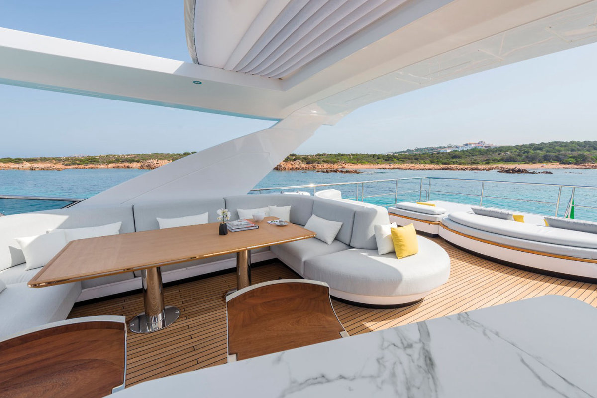 grande-27-yacht-stands-as-testament-that-big-things-come-in-small-packages_9.jpg