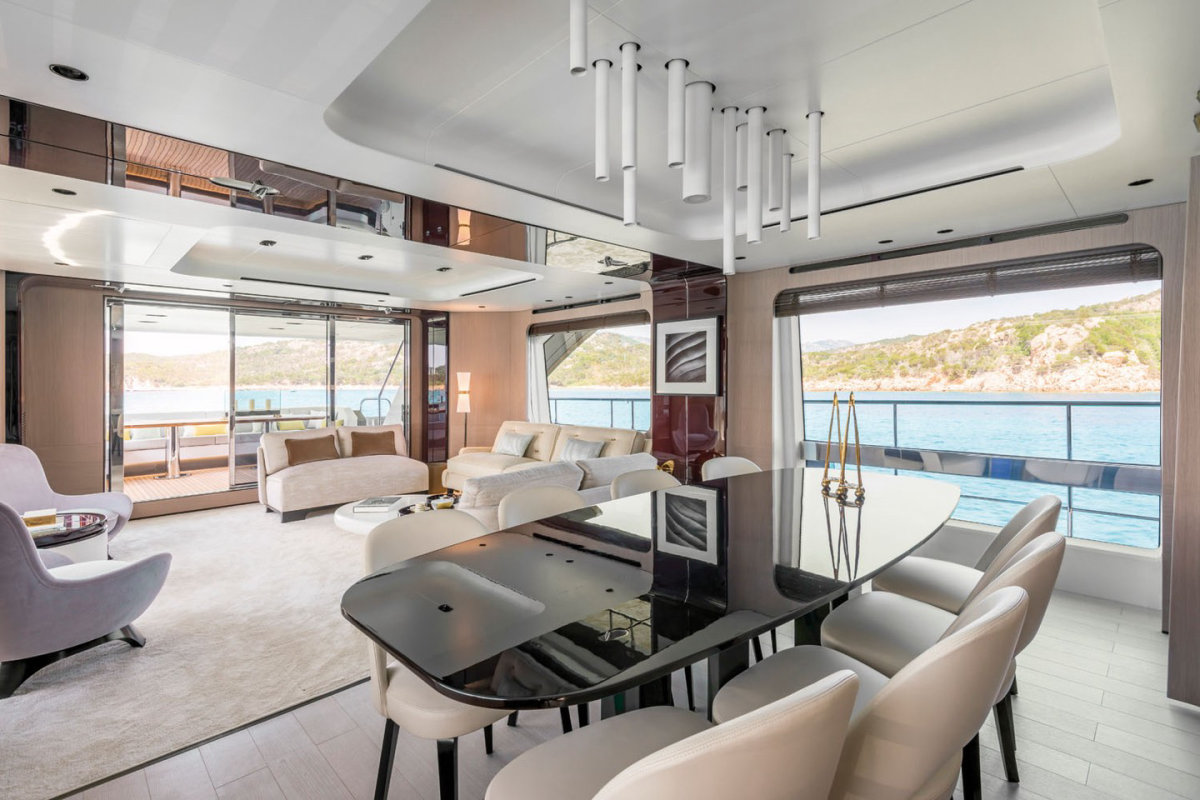 grande-27-yacht-stands-as-testament-that-big-things-come-in-small-packages_18.jpg