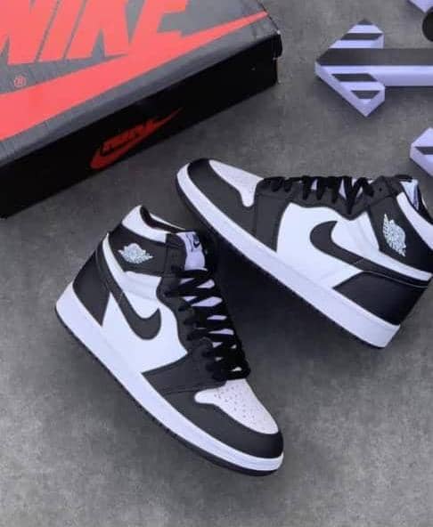 Air Jordan 1 High "Panda" (Black/White)