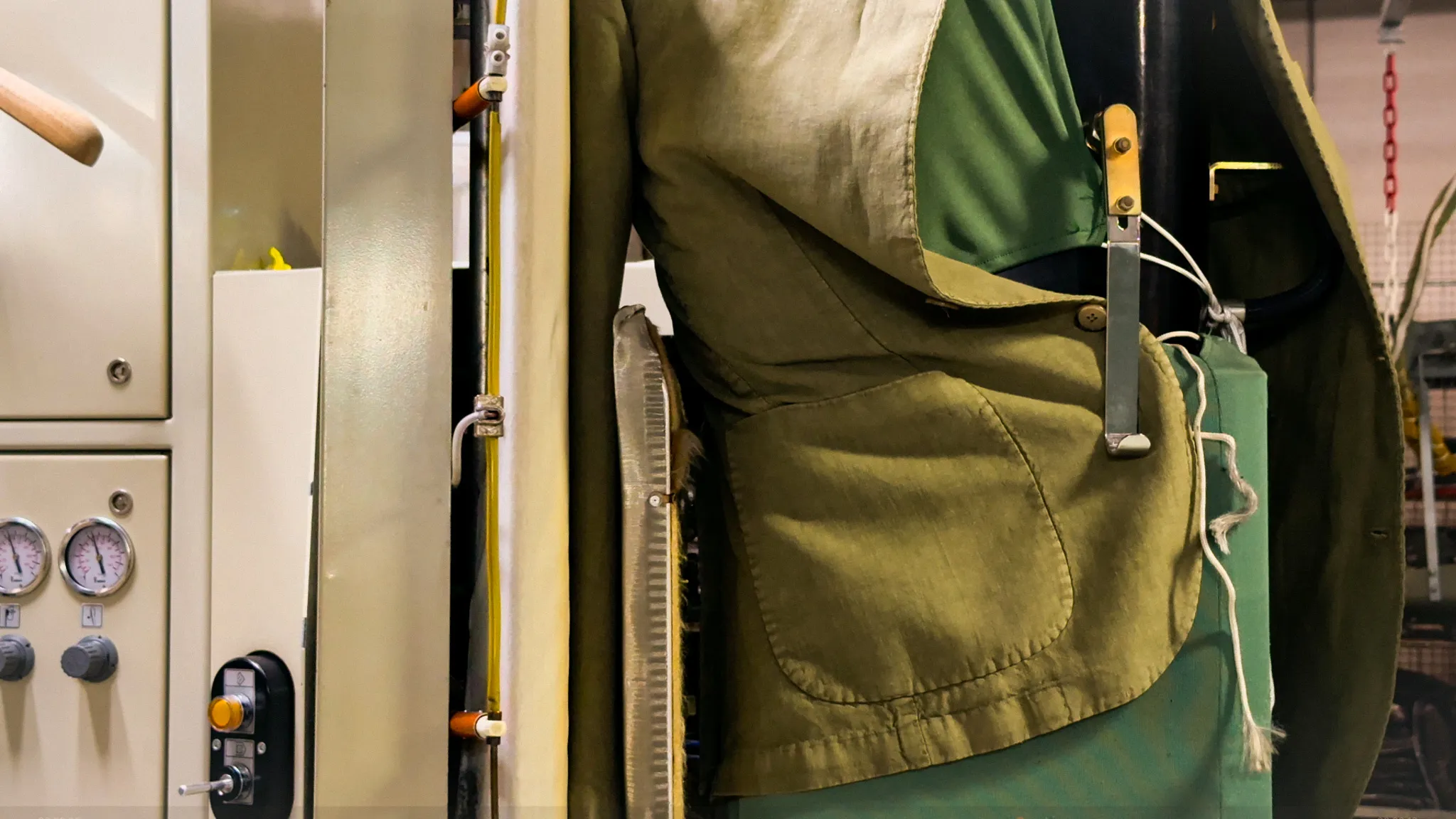 Stiro capospalla con presse 