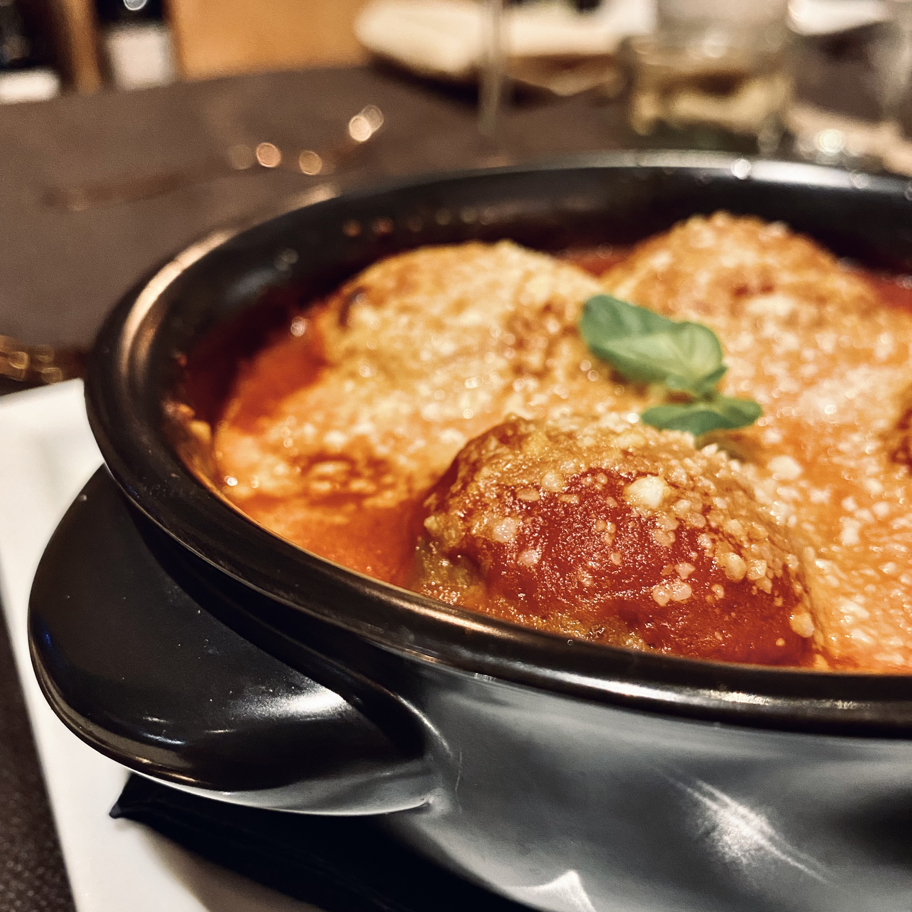 Polpette di fassona al sugo e Pecorino DOP