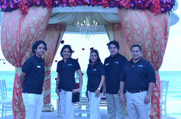 Cancun Unique Weddings Catering portfolio photo 1