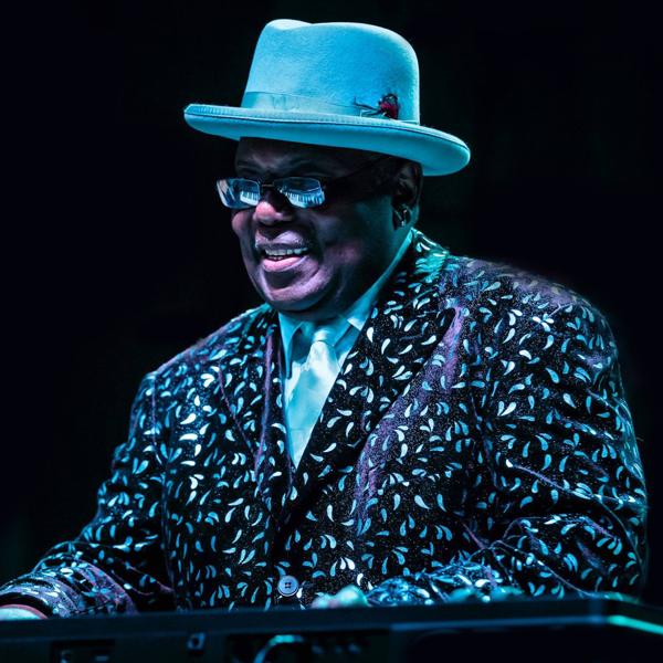 KENNY WAYNE THE " BLUES BOSS" - LIVE