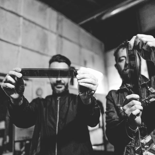 Stefano Pilia & Paolo Spaccamonti: L’uomo con la macchina da presa | Zō