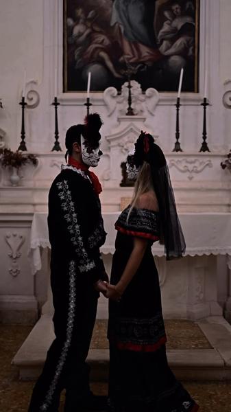 LA FIESTA ~ El Día de los Muertos