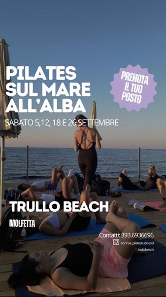 Pilates sul mare all'alba