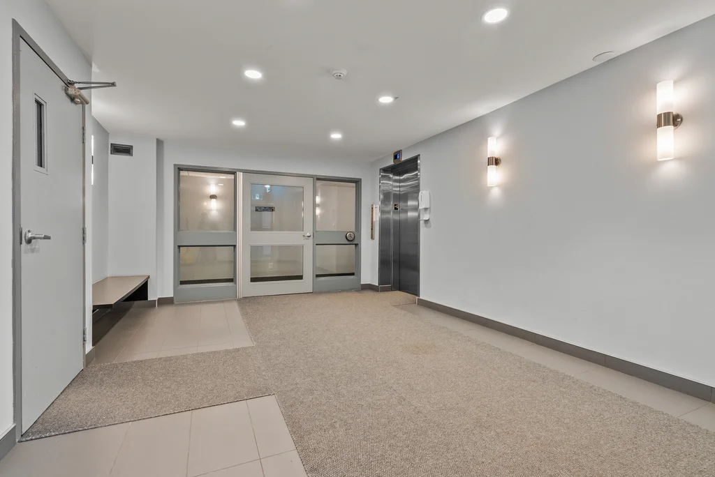 415-216-viewmount-dr-03