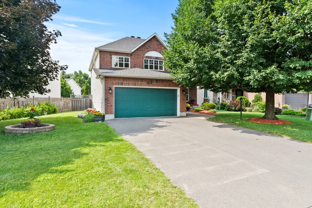 21-avonmore-cres-01