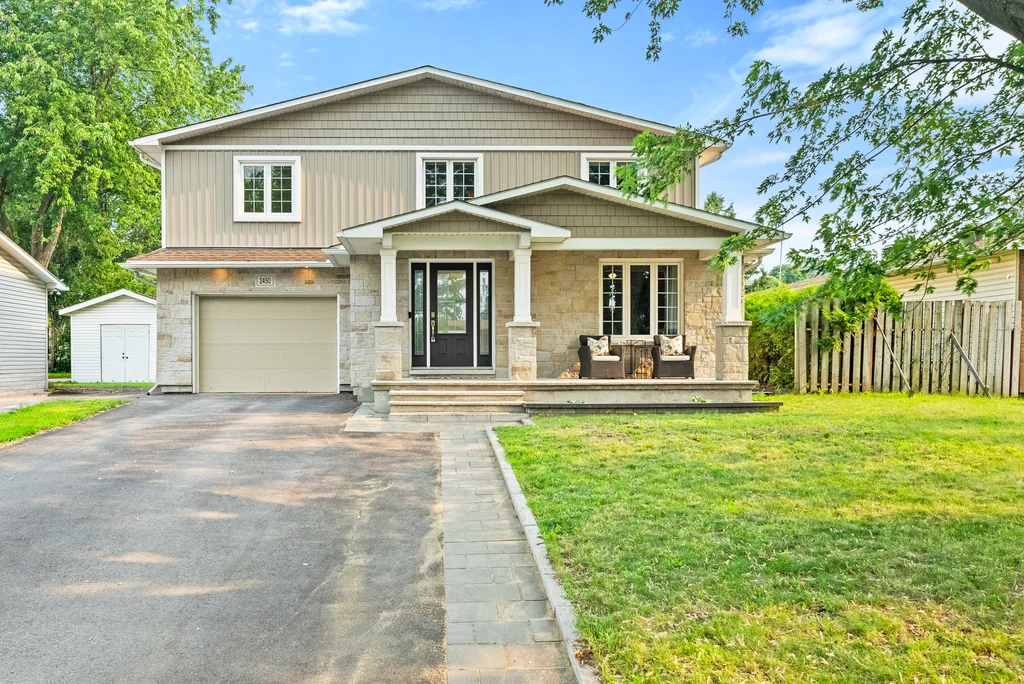 2450-blackstone-cres-01