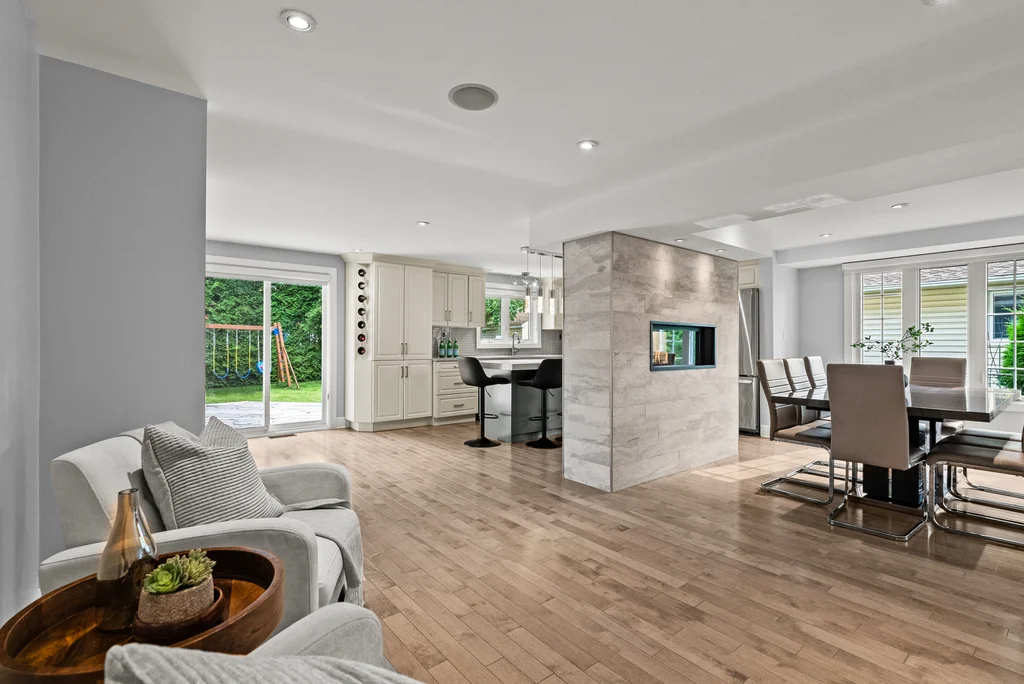 2450-blackstone-cres-08