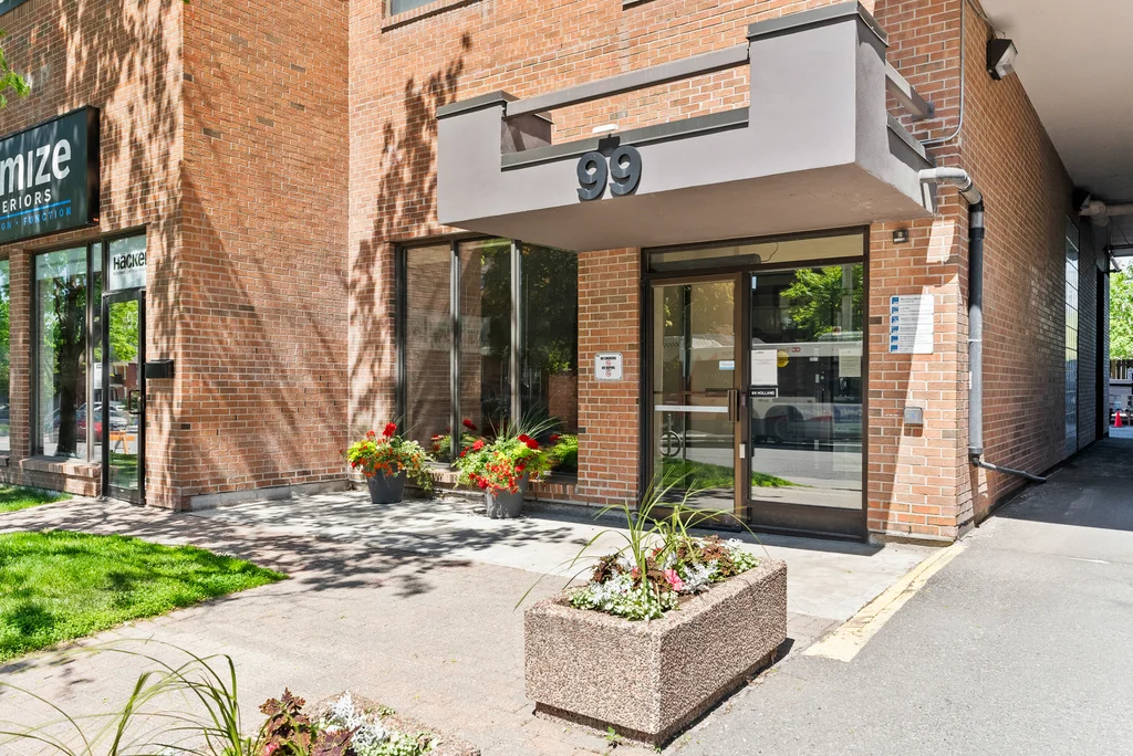 702-99-holland-ave-02