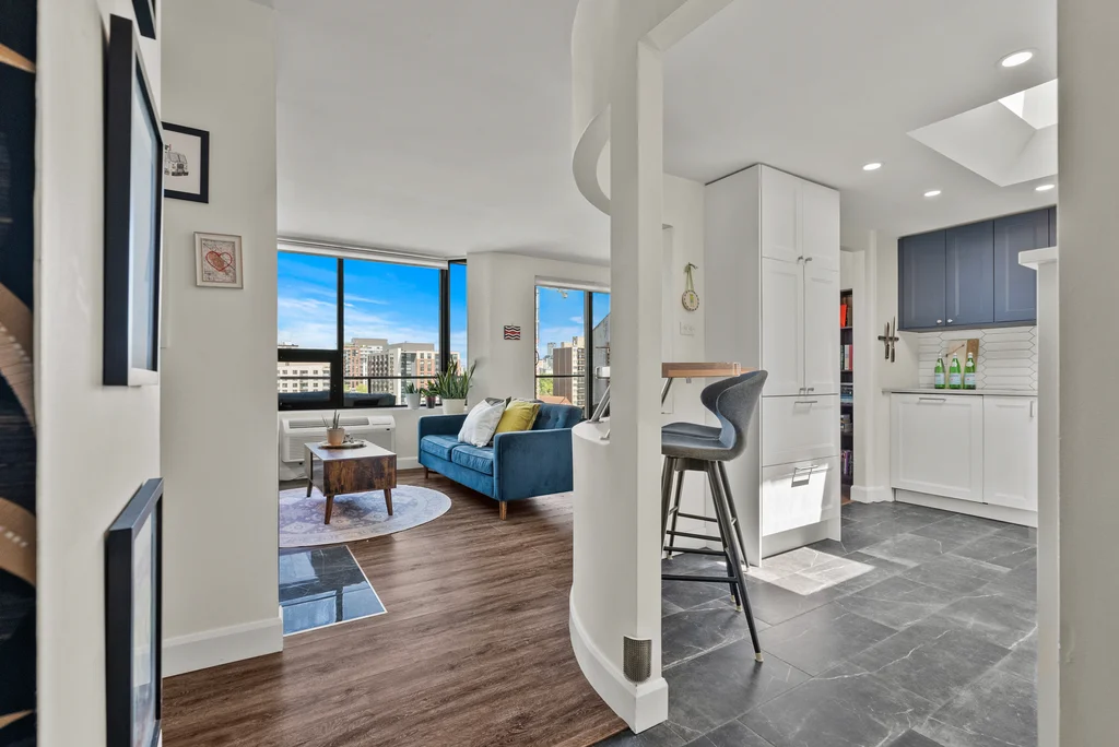 702-99-holland-ave-07