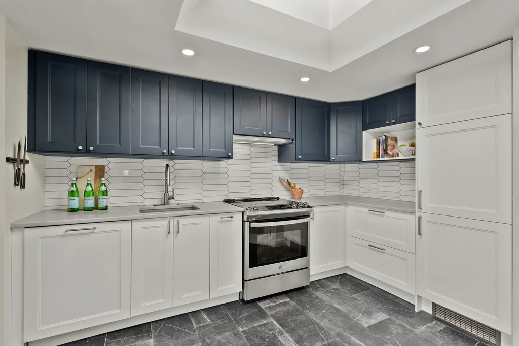 702-99-holland-ave-10