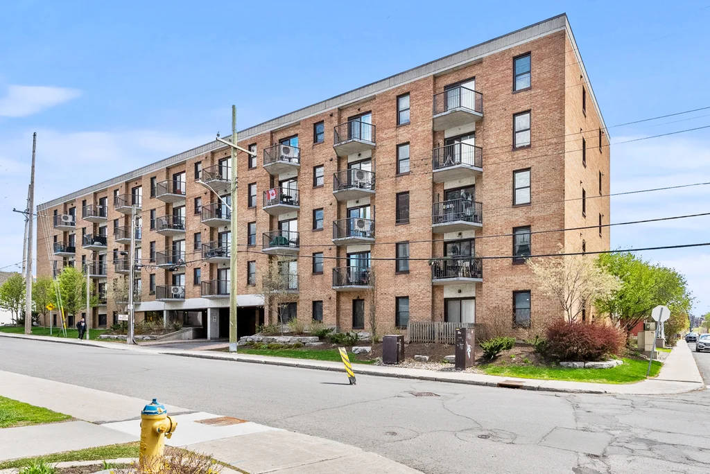 50-burnside-ave-01