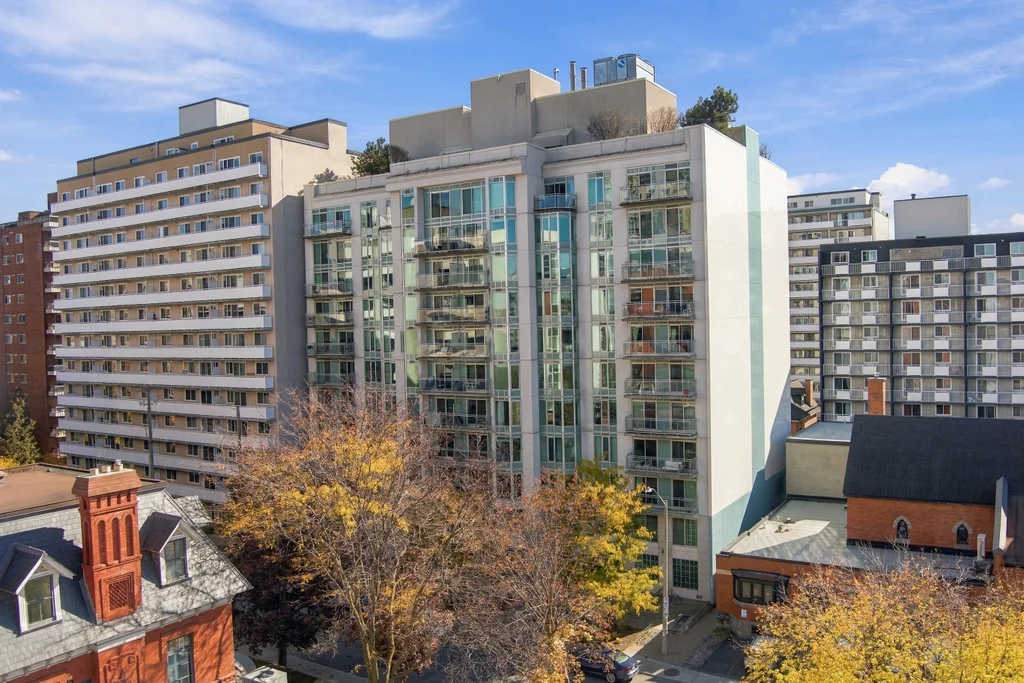 1012-138-somerset-street-west-02
