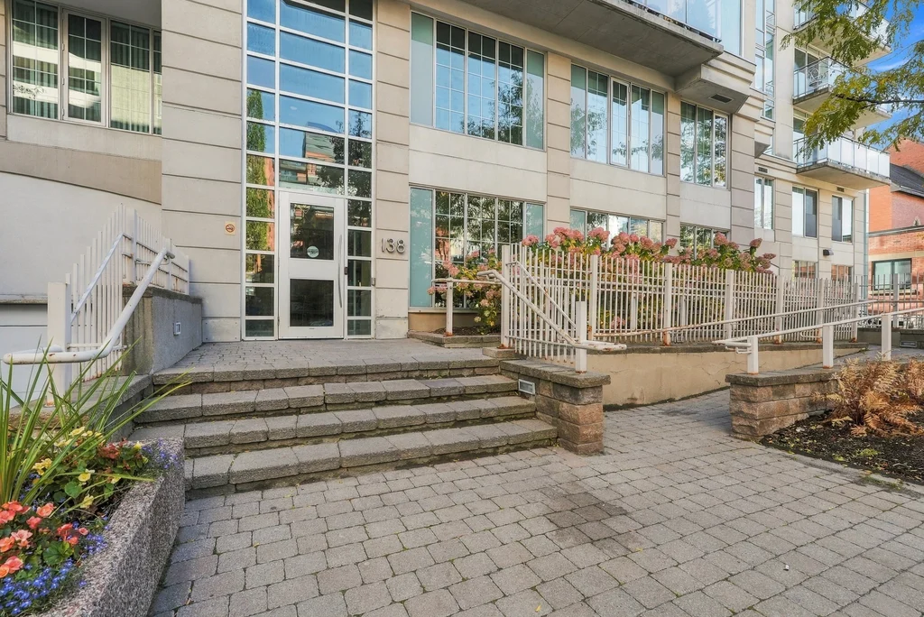 1012-138-somerset-street-west-03