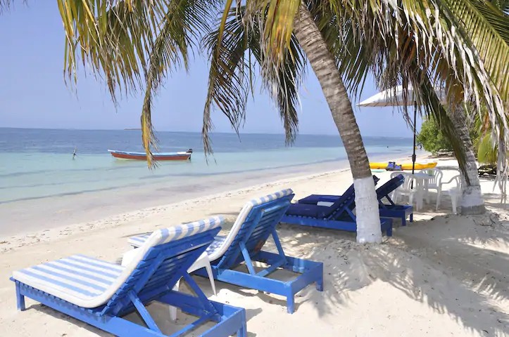 CASA AZUL DE PLAYA PRIVADA 
