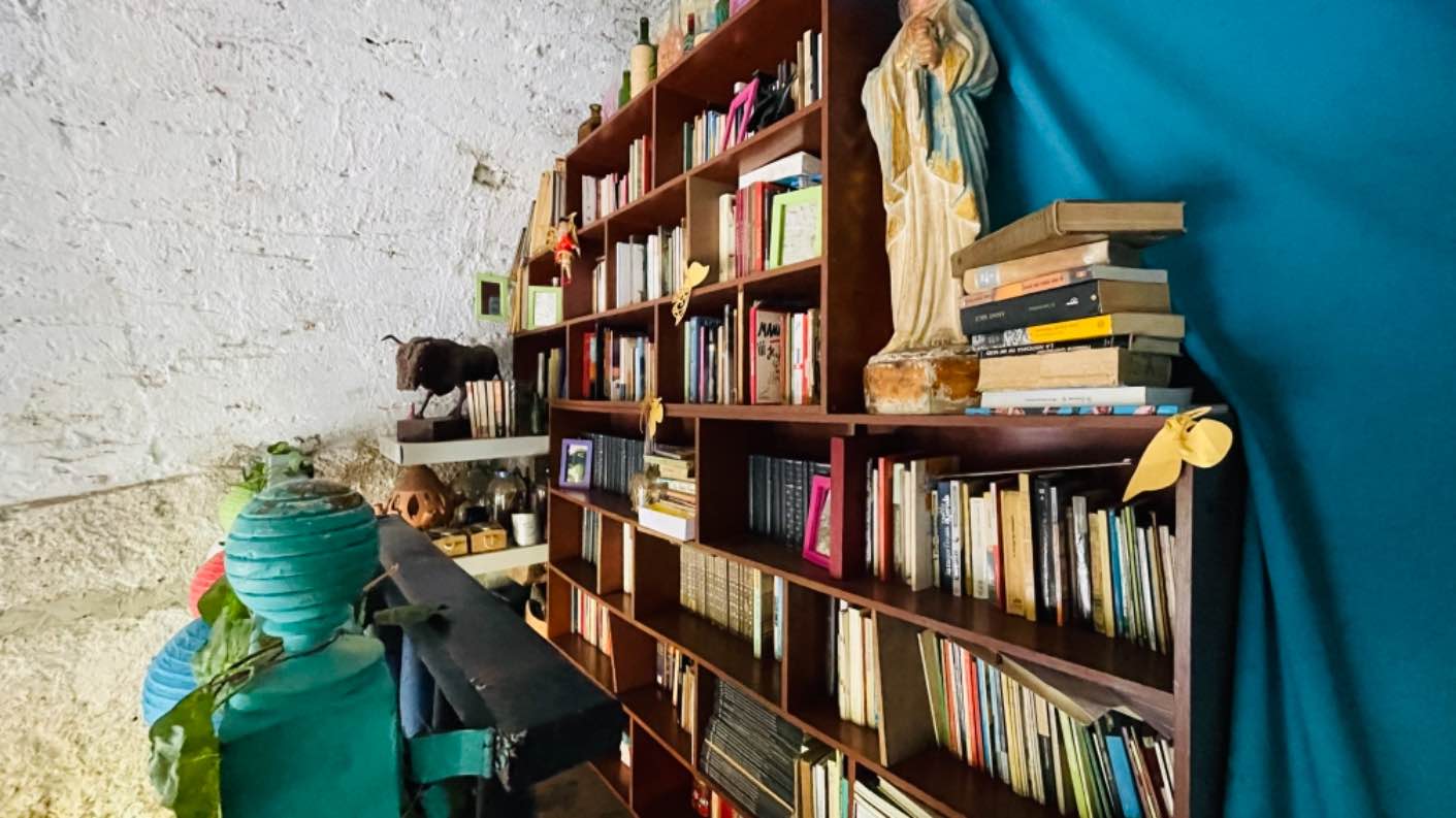 Galeria Libro Cafe en la Muralla — Foto 3
