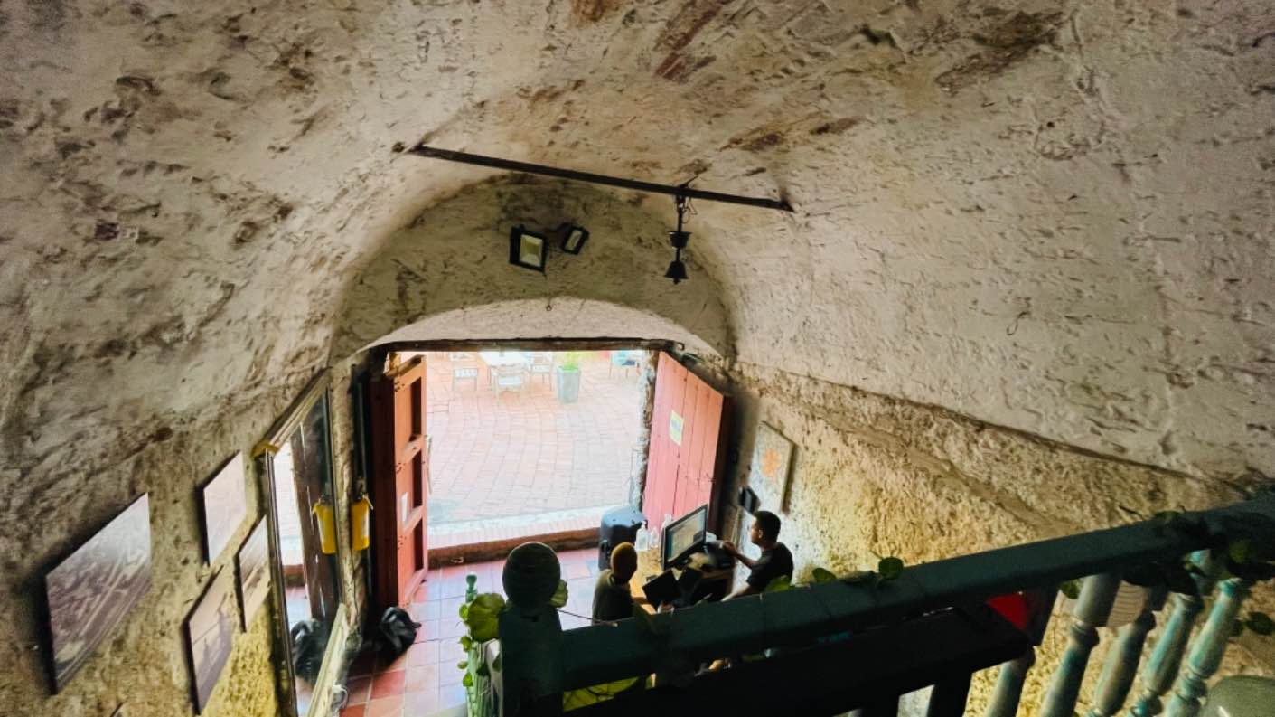 Galeria Libro Cafe en la Muralla — Foto 5