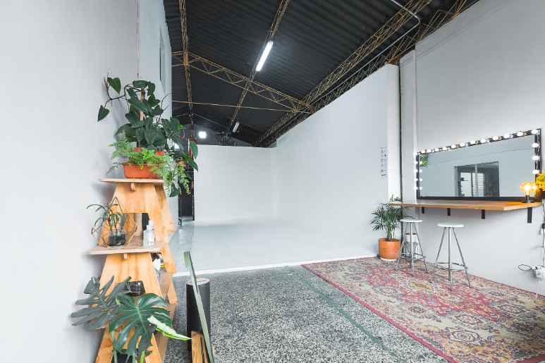Estudio fotográfico Medellín, variedad de espacios para tus producciones — Foto 5