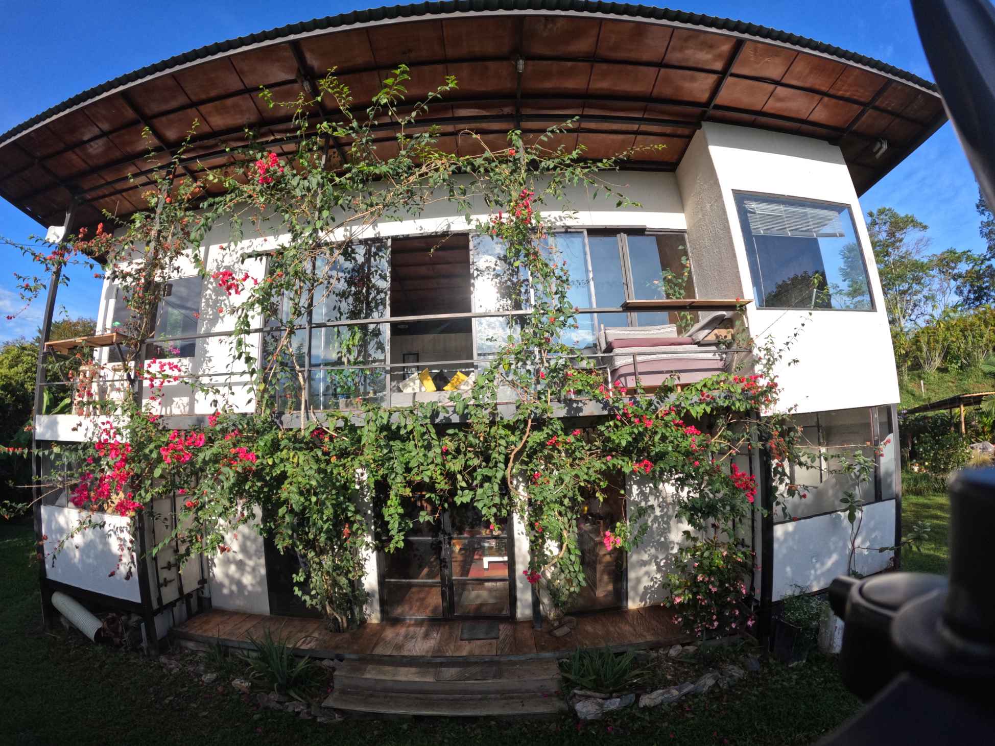 AMPLISIMO Y CREATIVO ESPACIO NATURAL PARA TODO TIPO DE  PRODUCCIONES