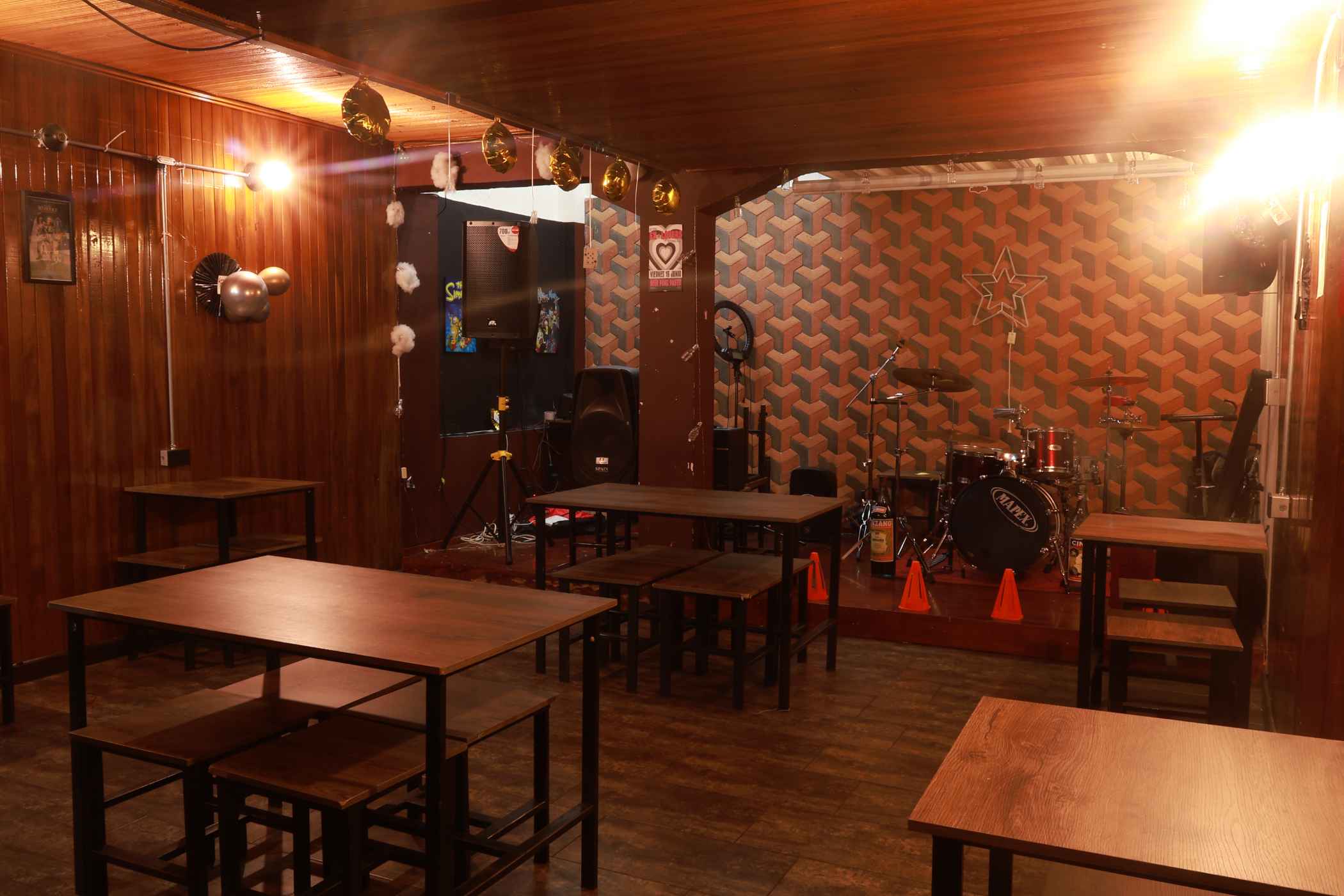Bar Retro Multi-ambiente — Foto 4