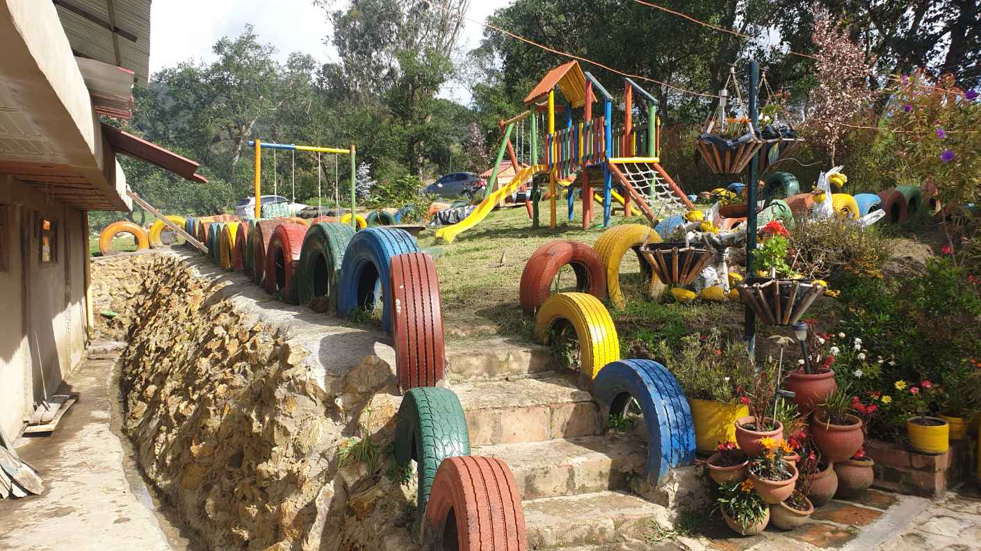 Finca Familiar con Quebrada