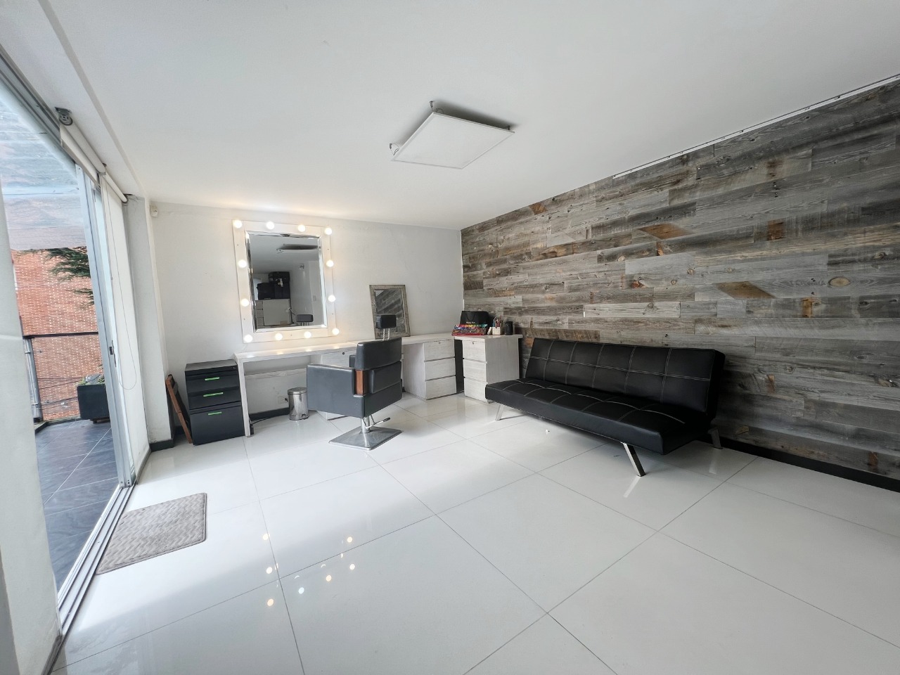 Estudio con luz natural en Chapinero alto. — Foto 5