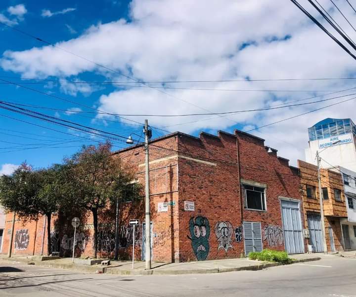 Gran y versatil bodega. Espacio industrial