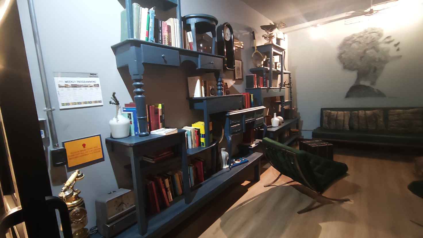 Biblioteca privada SELINA 93