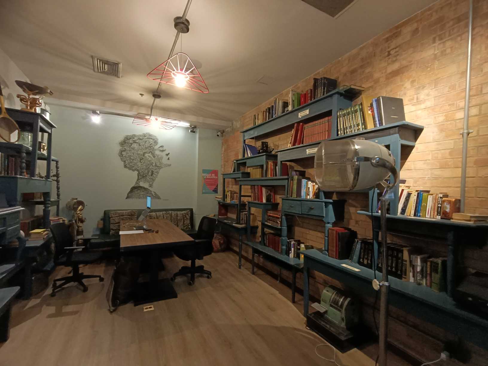 Biblioteca privada SELINA 93 — Foto 4