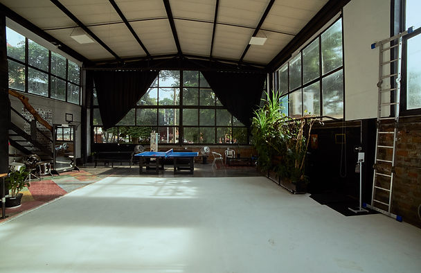 Amplio estudio en el Parque del Poblado — Foto 2